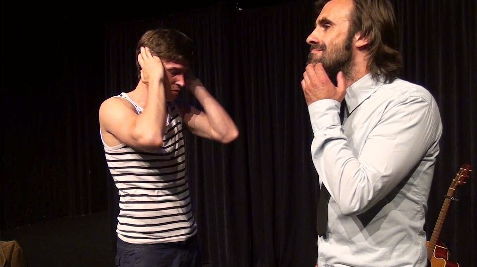 zoon_sluit_zich_af_voor_commentaar_vader